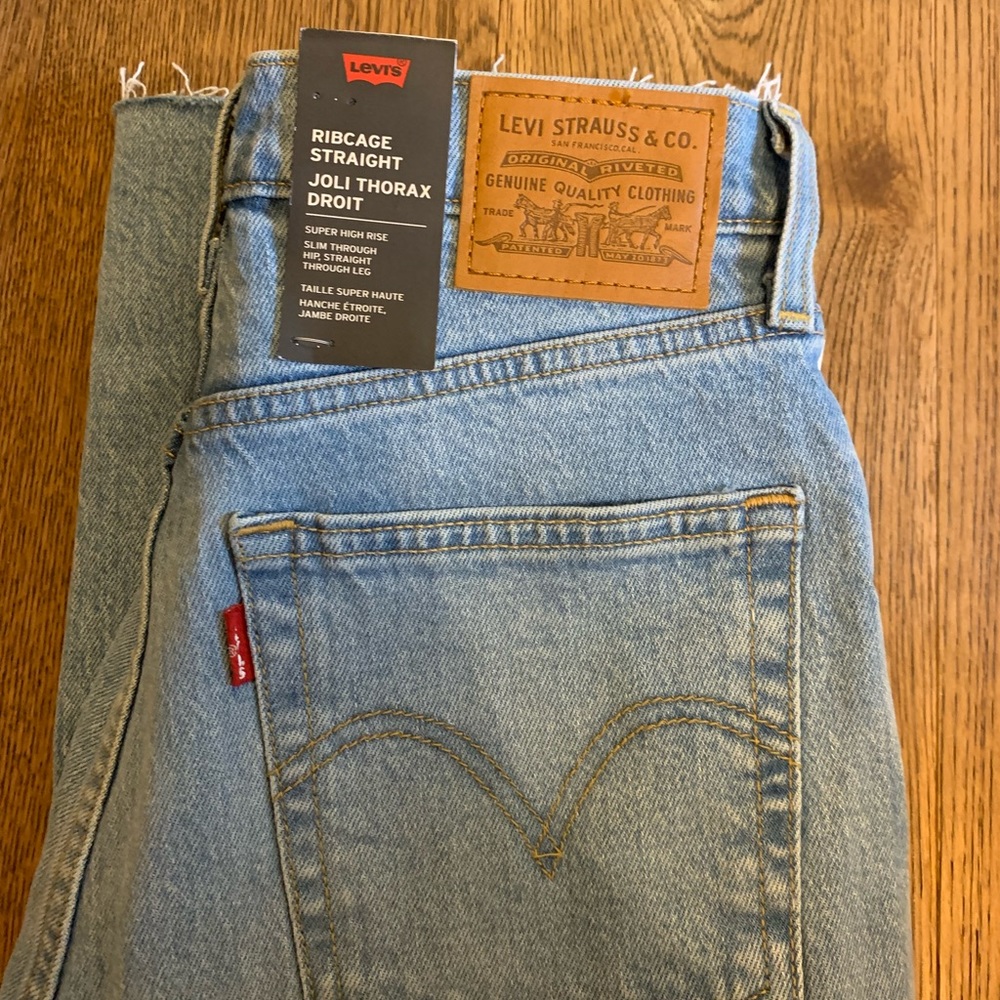 Levis ribcage straight